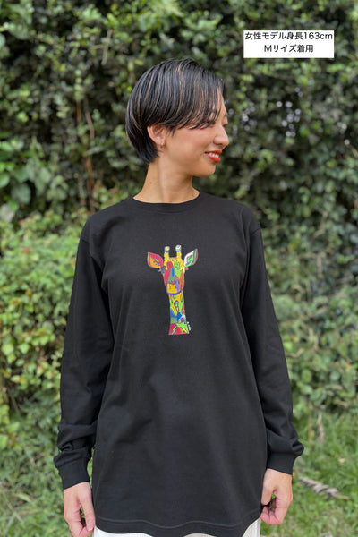 【予約商品／11月下旬にお届け】Moyo Art Long Sleeve Tshirt（キリン/Black）