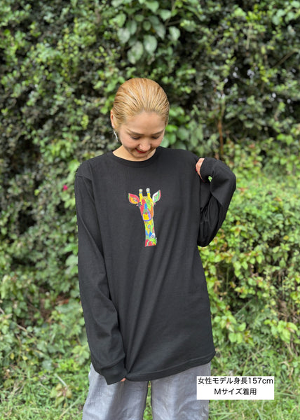 【予約商品／11月下旬にお届け】Moyo Art Long Sleeve Tshirt（キリン/Black）